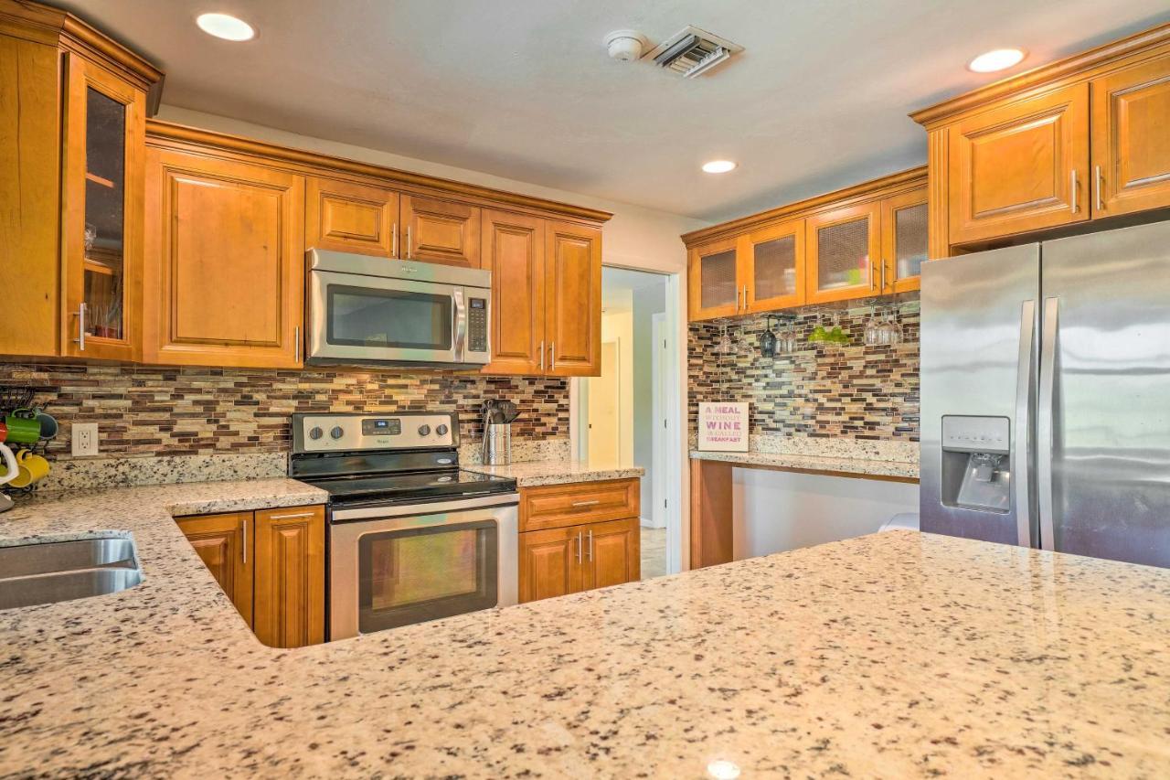 Pet-Friendly Fort Myers Home With Patio And Grill! North Fort Myers Exterior photo